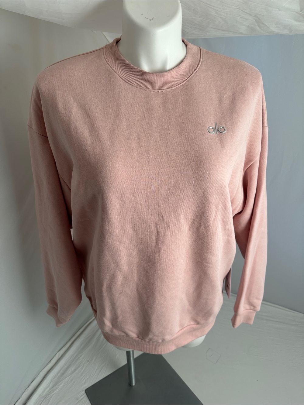 Alo Yoga Accolade Crew Neck Rose Quartz Pullover